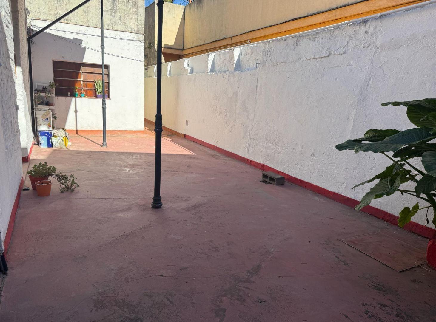 PH de 2 Ambientes con patio En Alquiler