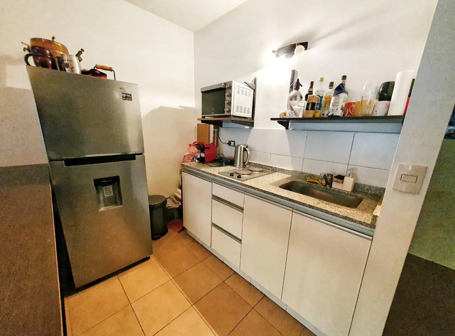Departamento de 1 Ambiente al frente con Balcon y Cochera Fija 5