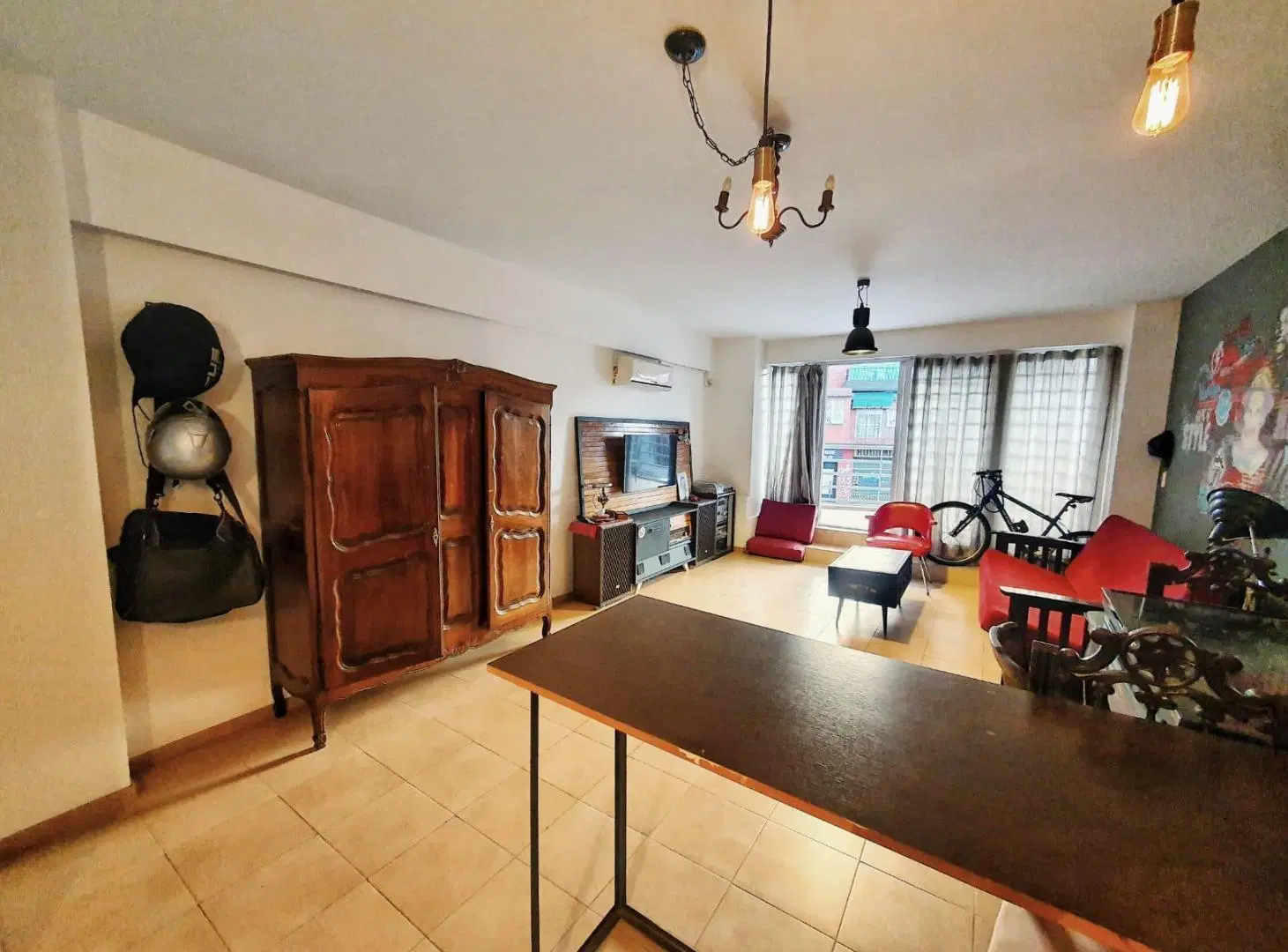 Departamento de 1 Ambiente al frente con Balcon y Cochera Fija 2