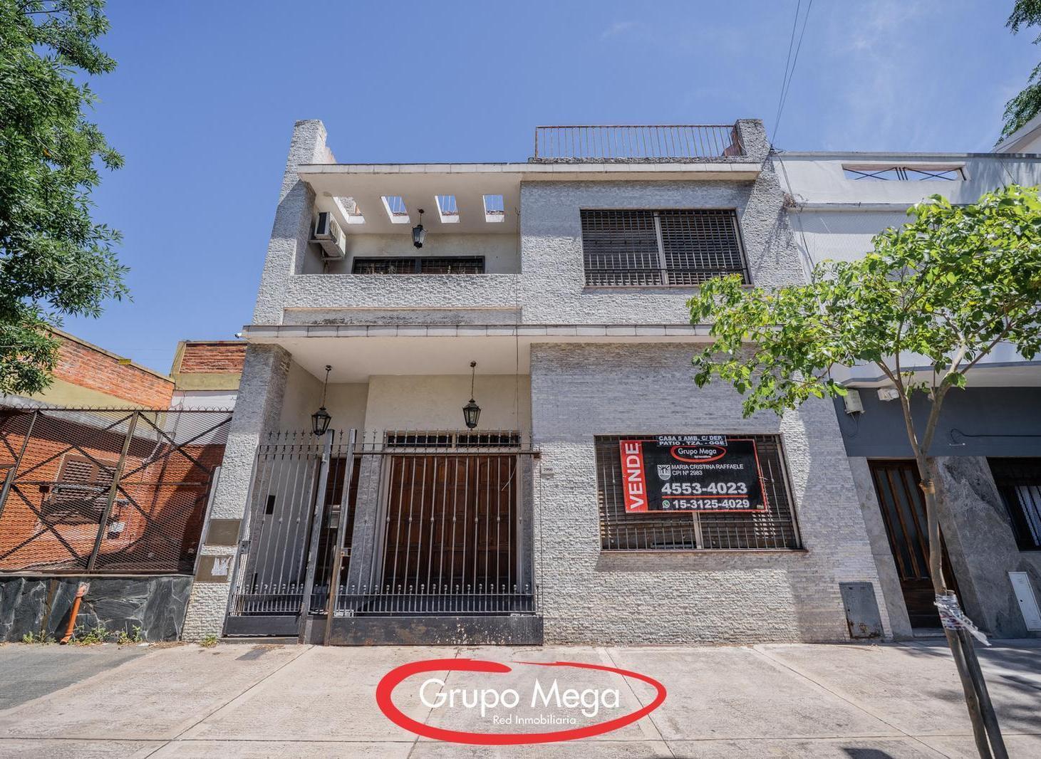 E Venta – Casa de 5 Ambientes con Patio Terraza y Garage en LiniersCasa