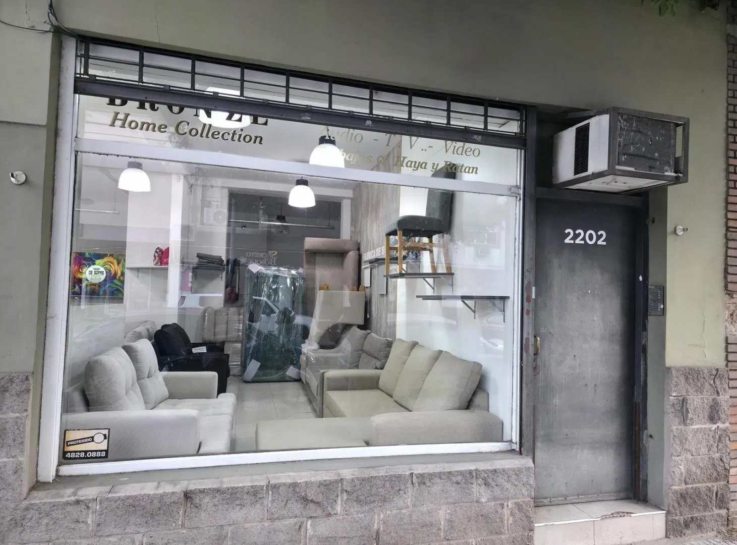EN VENTA LOCAL CON VIVIENDA Y DEPOSITO 4