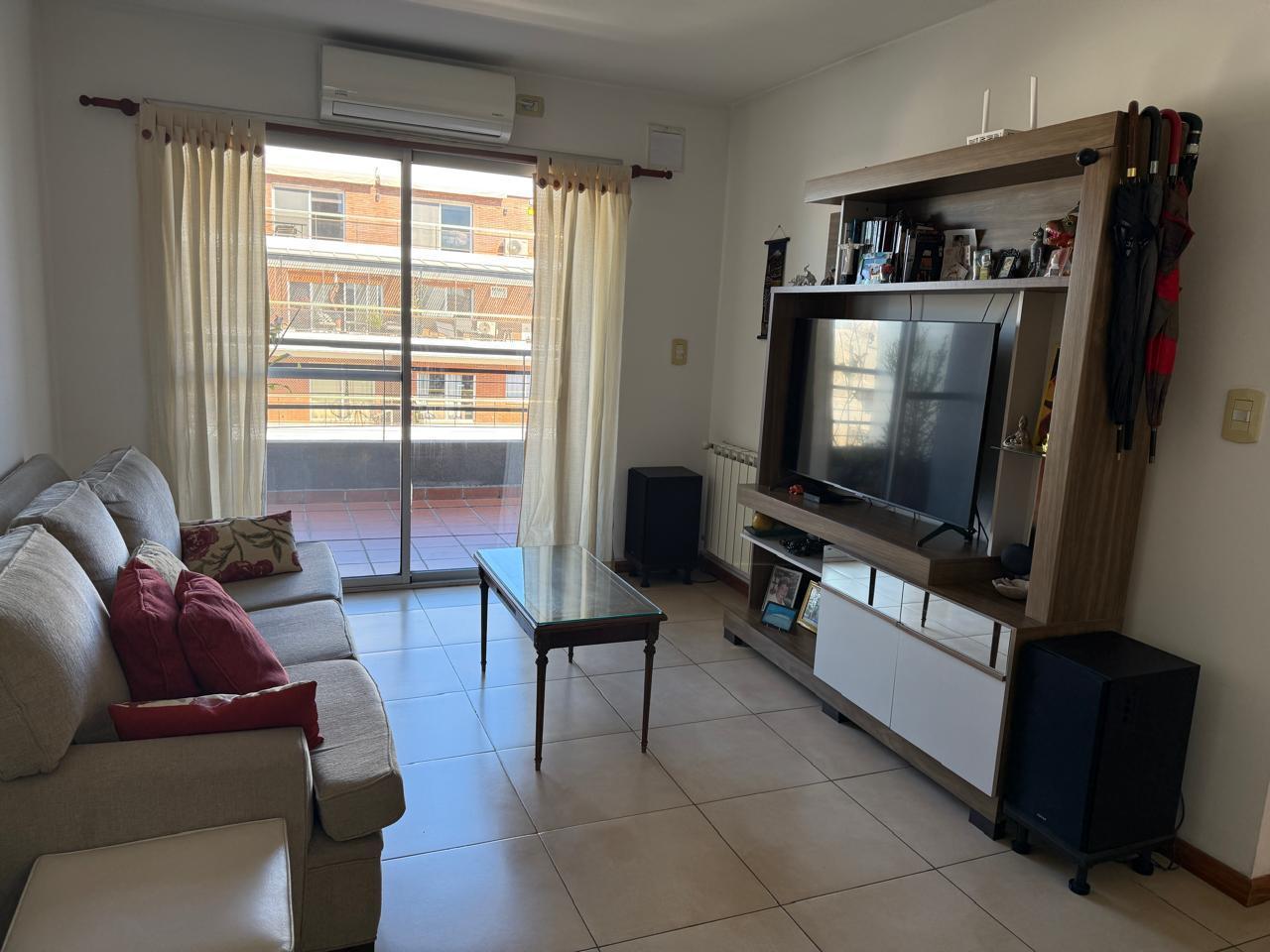 EN VENTA – DEPARTAMENTO DE 3 AMBIENTES CON BALCÓN  COCHERA FIJA ATERRAZADO | LUZ, CONFORT Y VISTA AB