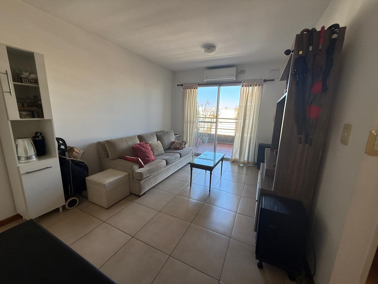 Foto de EN VENTA – DEPARTAMENTO DE 3 AMBIENTES CON BALCÓN COCHERA FIJA, imagen 1