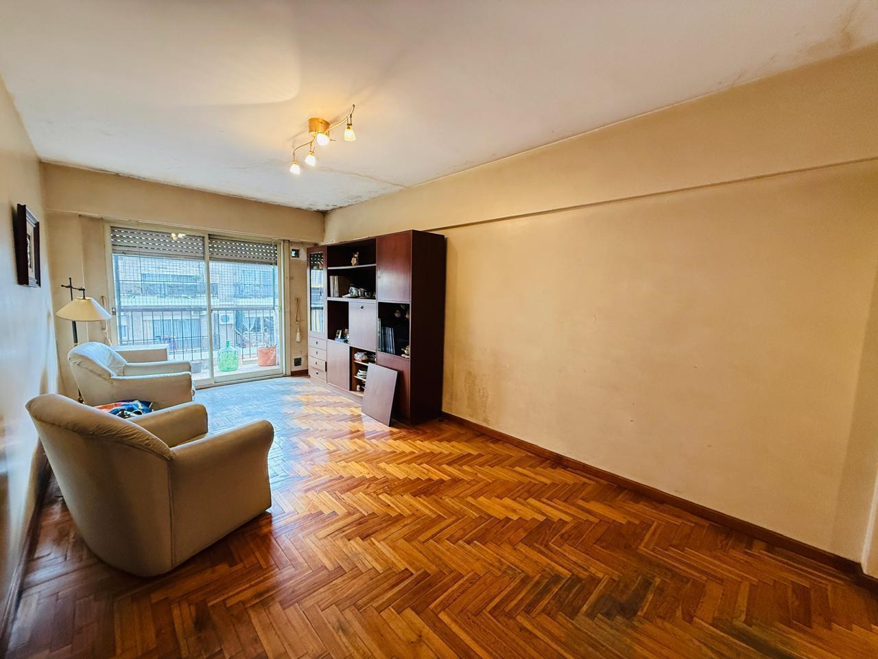 Foto de En Venta Departamento de 4 amb con/dep frente con Balcon Cochera Villa, imagen 3