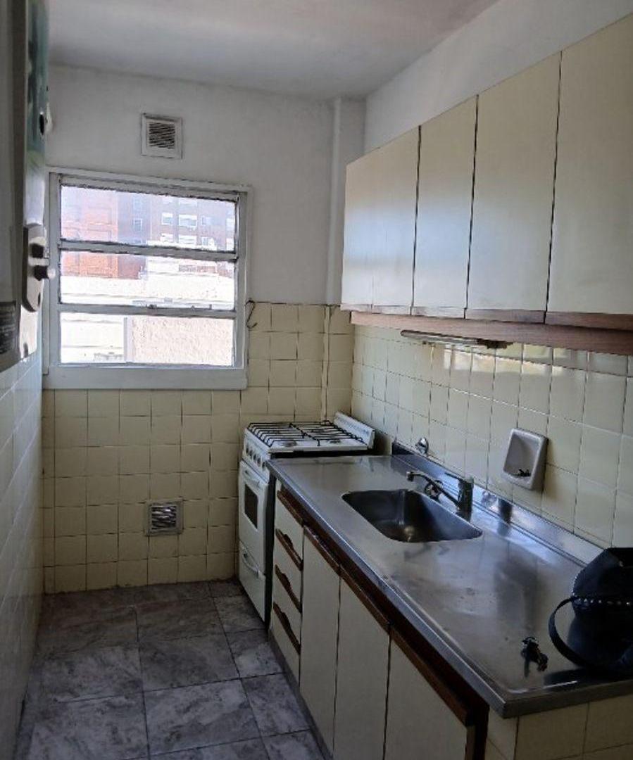 Foto de ALQUILER MUY LINDO DEPTO.2 AMB. CON BALCÓN AL FRENTE 5 PISO LIVING, imagen 1