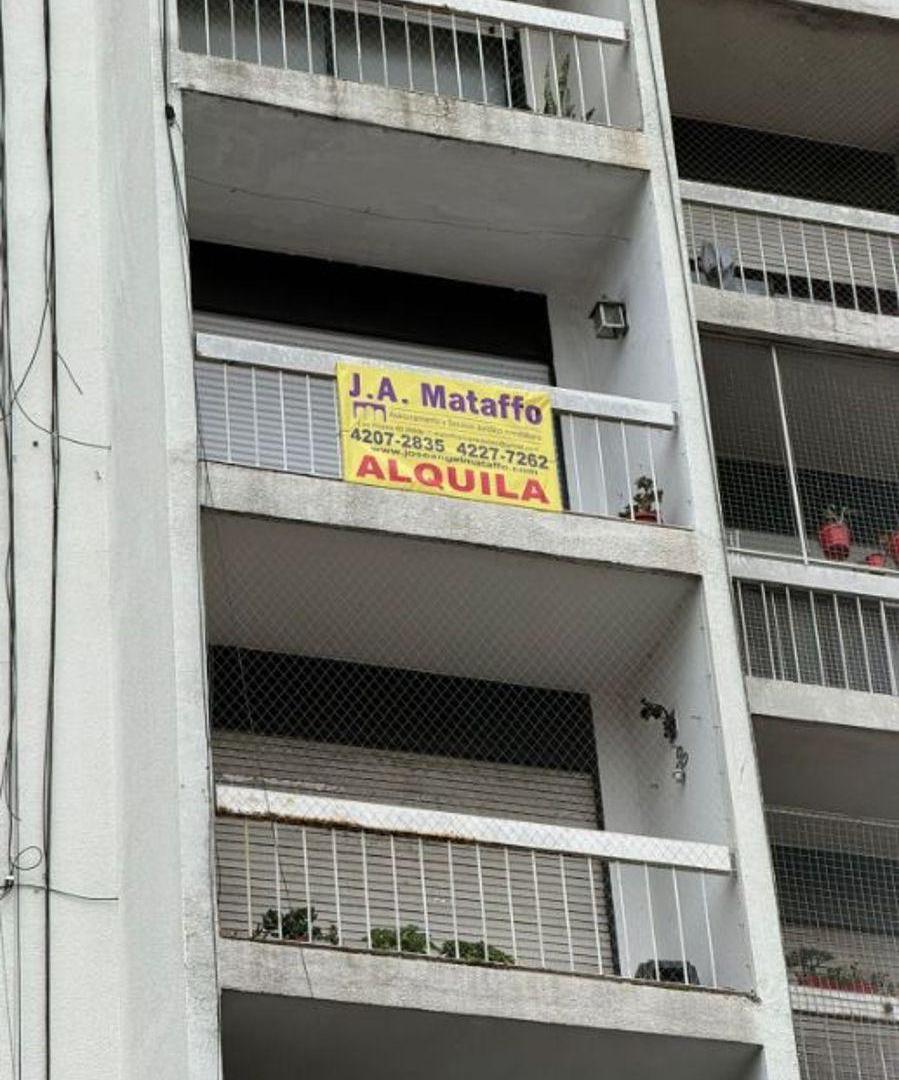 ALQUILER MUY LINDO DEPTO.2 AMB. CON BALCÓN AL FRENTE 5 PISO LIVING , COCINA, 1 DORM.C/PLACAR Y BÑO.