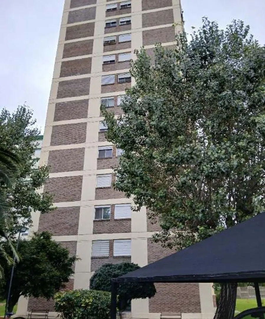 ALQUILER HERMOSO DTO DE 3 AMB.PREDIO PARQUIZADO, PORTON AUTOMAT C/ESPACIO P/GUARDAR VEHIC EXP. BAJAS 5