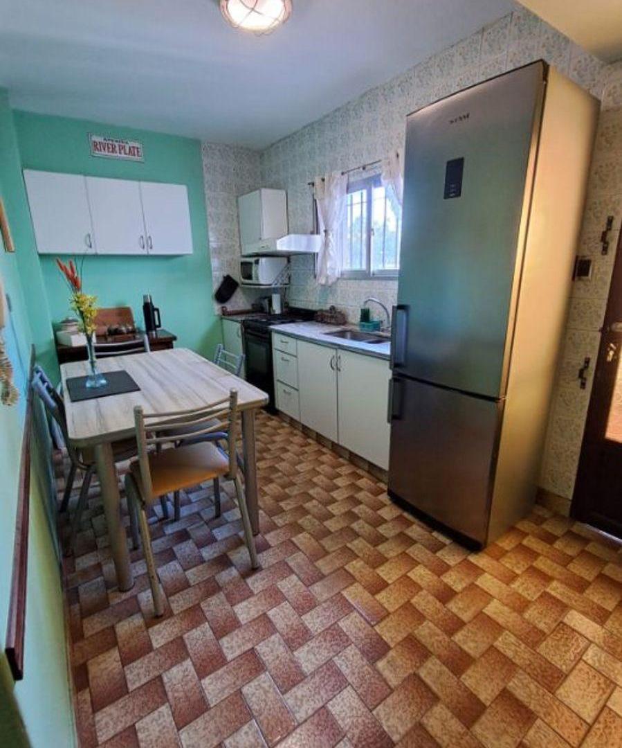 OPORTUNIDAD VENTA DEPTO DE 3 AMBIENTES AMPLIOS CON BALCÓN AL FRENTE: LIVING , COCINA, 2 DORM Y BAÑO
