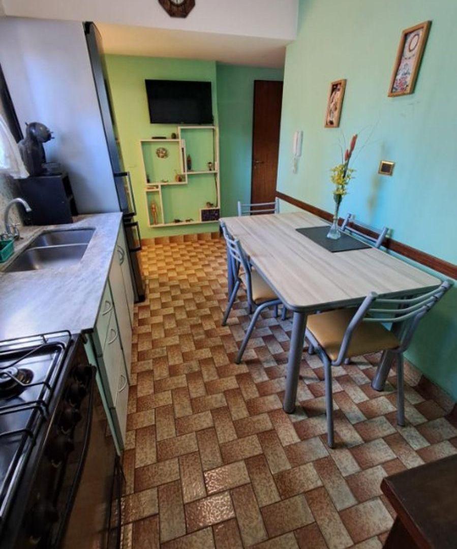 Foto de OPORTUNIDAD VENTA DEPTO DE 3 AMBIENTES AMPLIOS CON BALCÓN AL FRENTE, imagen 2