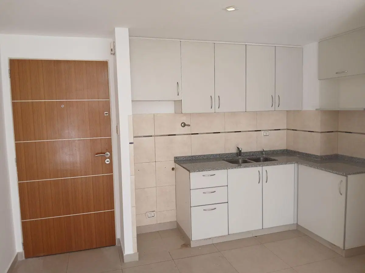 ALQUILER HERMOSO DTO AV MITRE Y LAS FLORES C/BALCON CFTE. 2 AMB. AMPLIOS.CON ZOOM.EXP$110.000 3