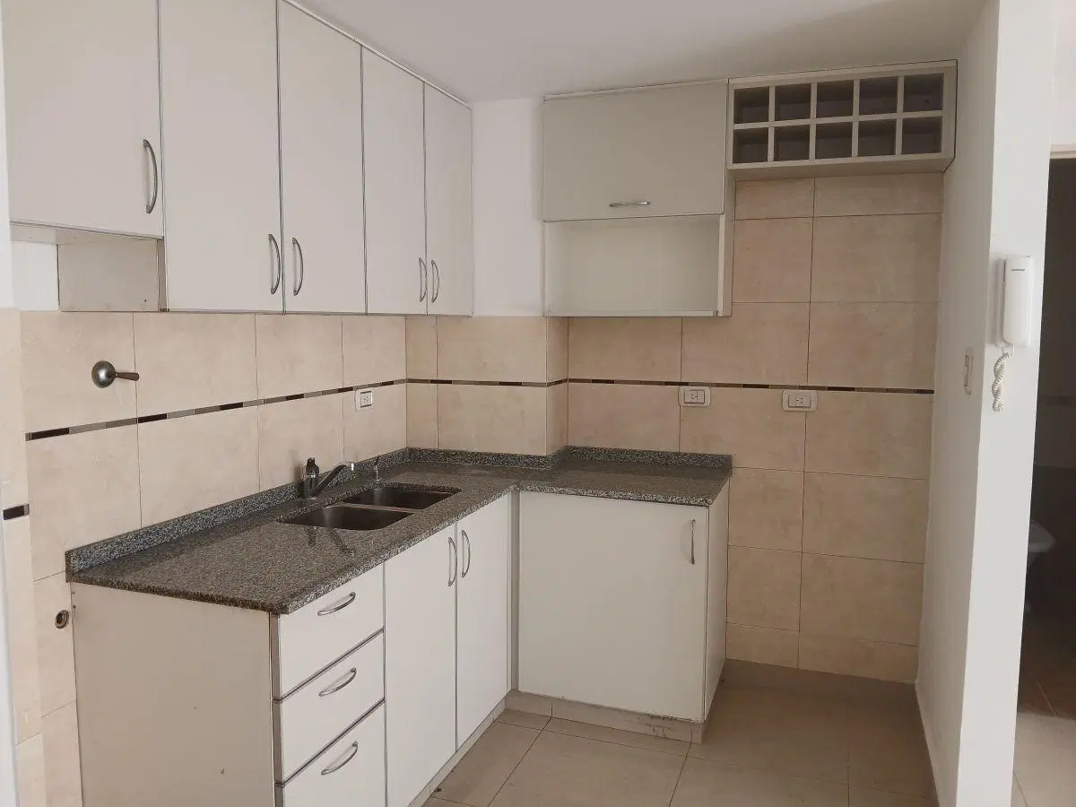 ALQUILER HERMOSO DTO AV MITRE Y LAS FLORES C/BALCON CFTE. 2 AMB. AMPLIOS.CON ZOOM.EXP$110.000 2