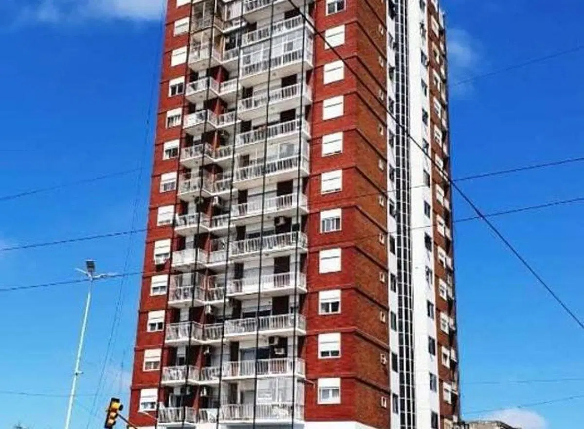 ALQUILER EXCELENTE UBICACION EDIFICIO ONSARI 4 PISO 9 C BALCÓN AMPLIO 3 AMBIENTES C PLACARD , LAVADE 1