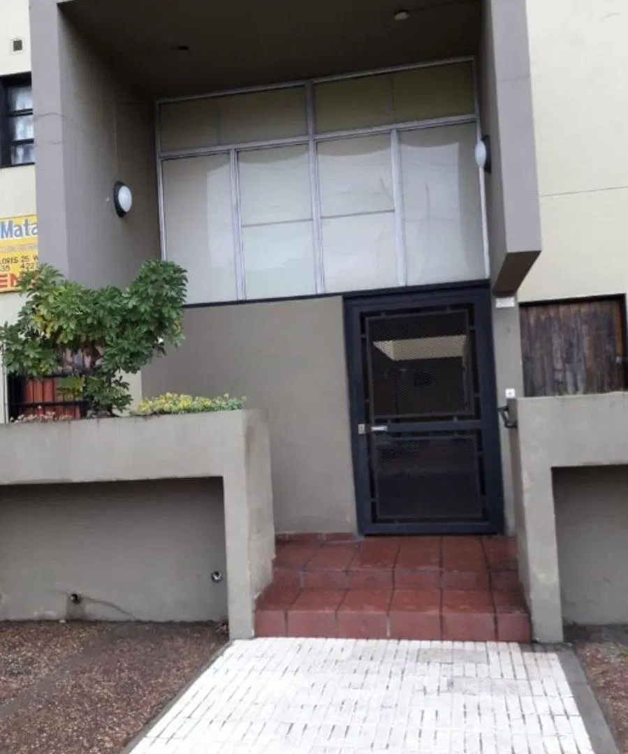 ALQUILER DEPARTAMENTO DE DOS AMBIENTES AMPLIOS AL FRENTE SEGUNDO PISO POR ESCALERA, BAJAS EXPENSAS 7