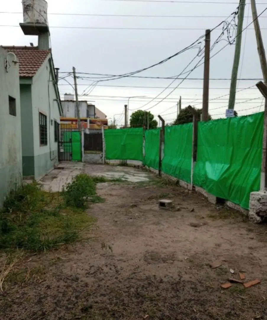 OPORTUNIDAD INMEJORABLE ACEPTA PROPUESTA RAZONABLE VTA CASA LOTE 10X30 , CALLE PEDEMONTE 3510 BERNAL 3