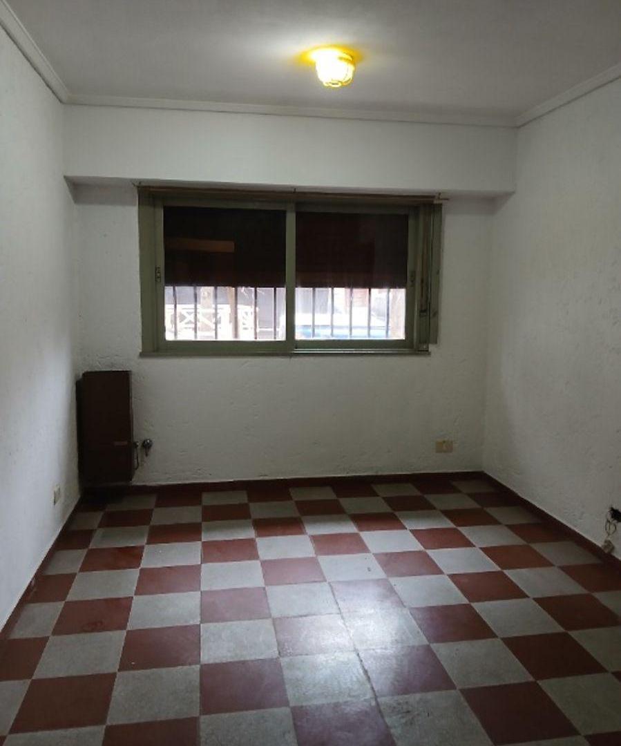 Foto de ALQUILER DEPTO. DE 3 AMBIENTES EN PAYSANDU Y MITRE PLANTA BAJA FRENTE, imagen 2