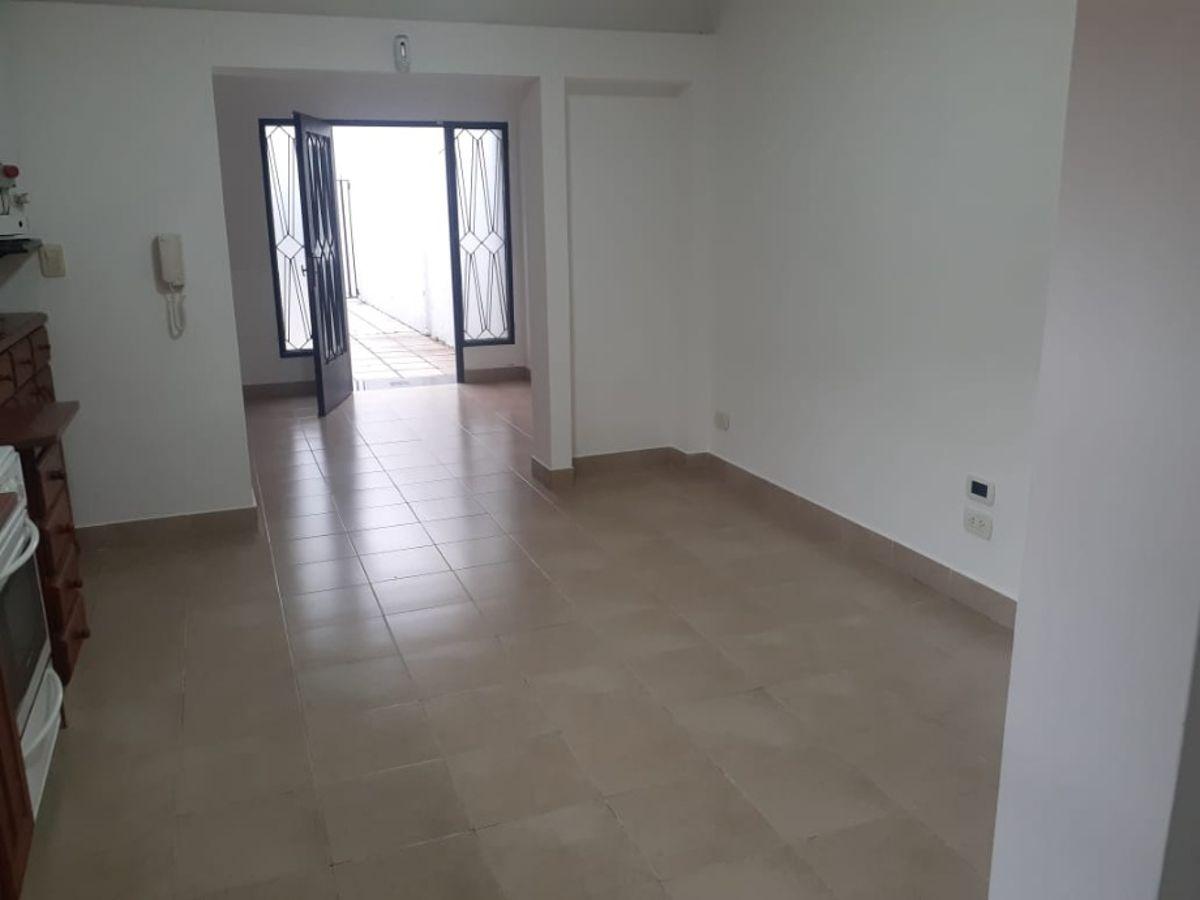 Foto de ALQUILER PH INTERNO DE 3 AMB C/ ENTRADA PARA AUTO CHICO, FONDO LIBRE C/, imagen 5