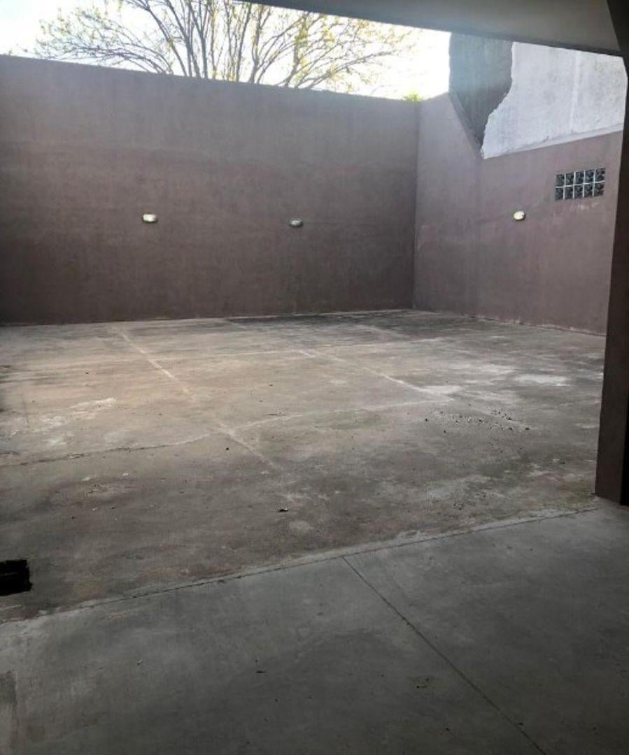 Foto de ALQUILER DTO DE 2 AMB C/ BALCON AL FTE 1 PISO Y COCHERA DESCUB PORTON, imagen 3