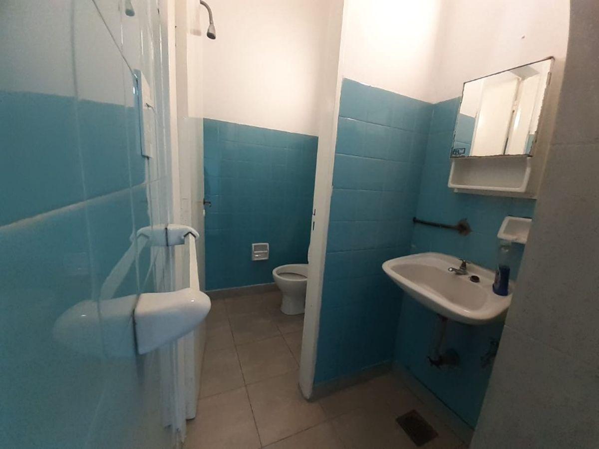 Foto de OPORTUNIDAD EXCELENTE LOCAL UBICACION QUINTA GALLI OBLIGADO A MTS DE, imagen 4