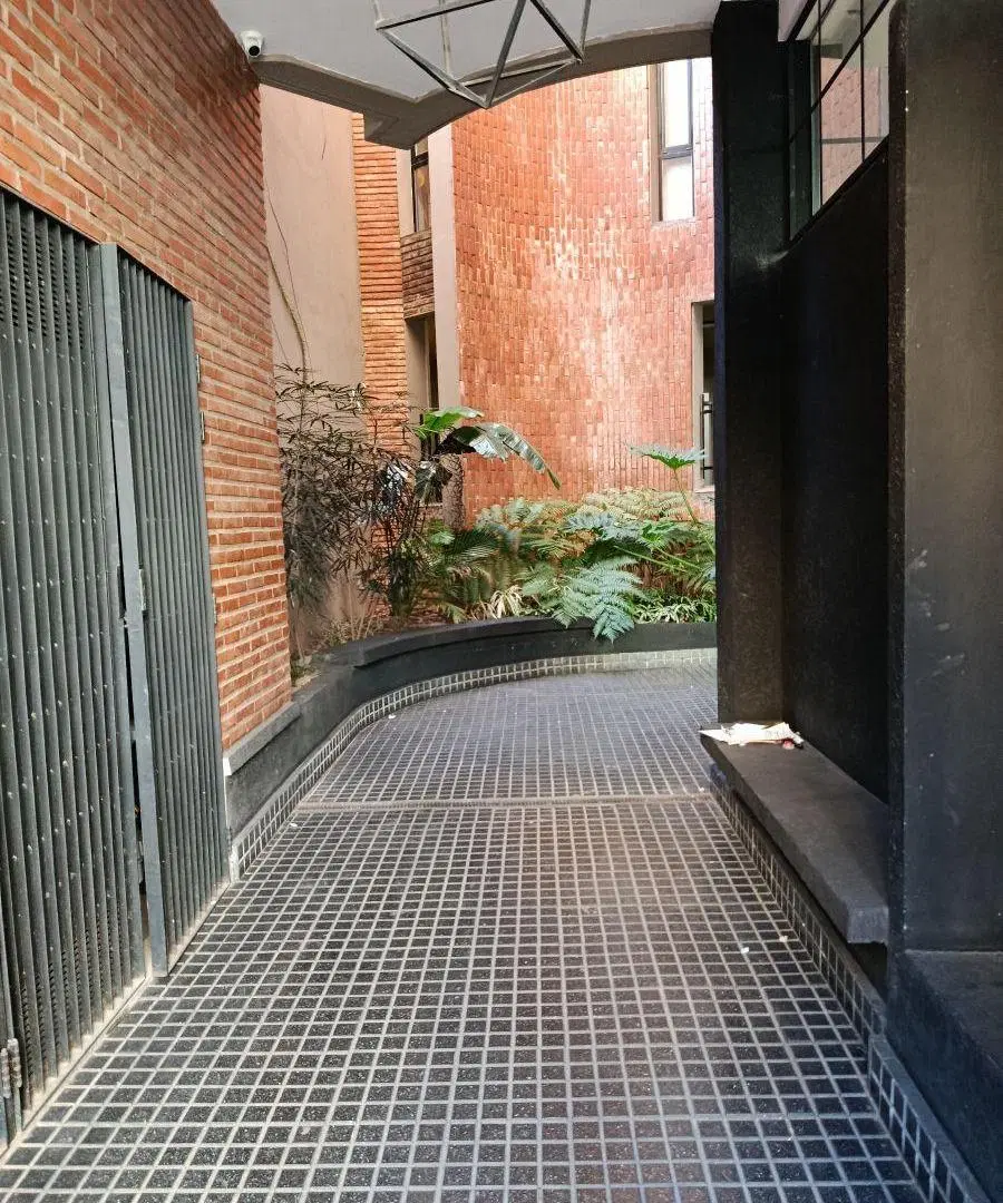 En pleno centro, pero nuevito!! 8