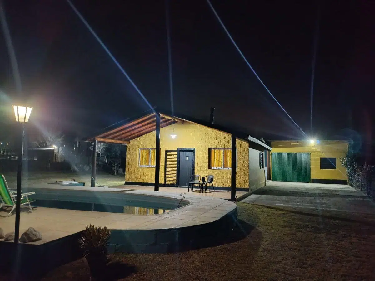 Casa, Jardín, Pileta y Galpón... algo más? 3
