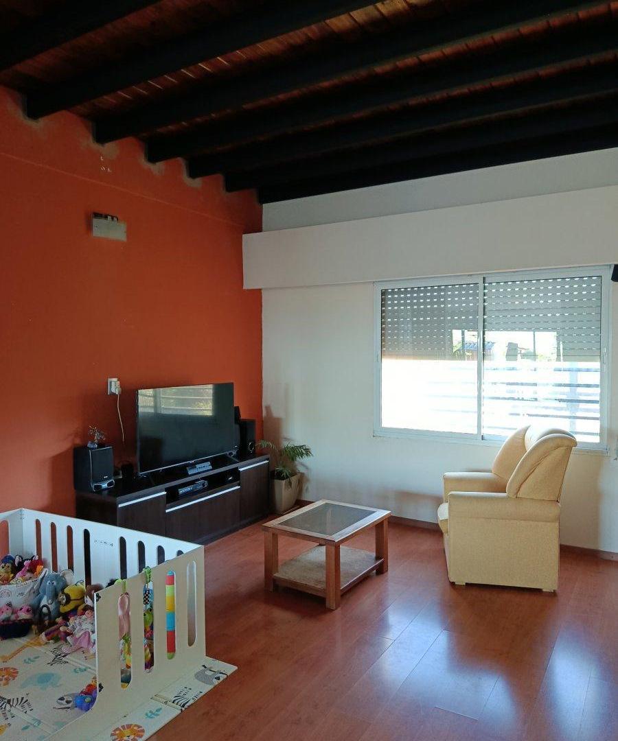 Foto de 200m2 cubiertos y 600m2 de jardín para disfrutar a pleno!!!, imagen 4