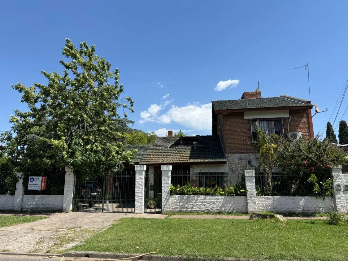 Casa con 3 dormitorios de 180 m² en venta, Santa María 4
