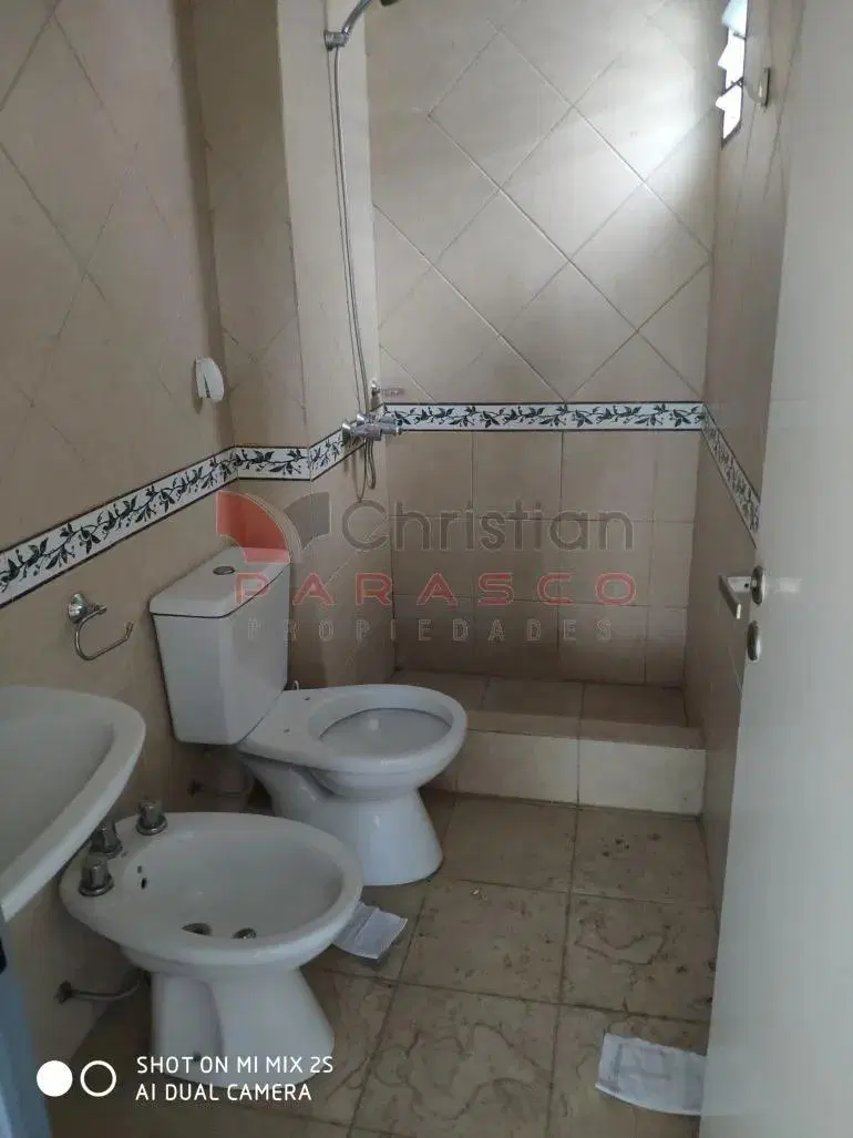 Alquiler De Departamento Monoambiente En Segundo Piso En Villa Bosch, Sobre Zona Comercial 2
