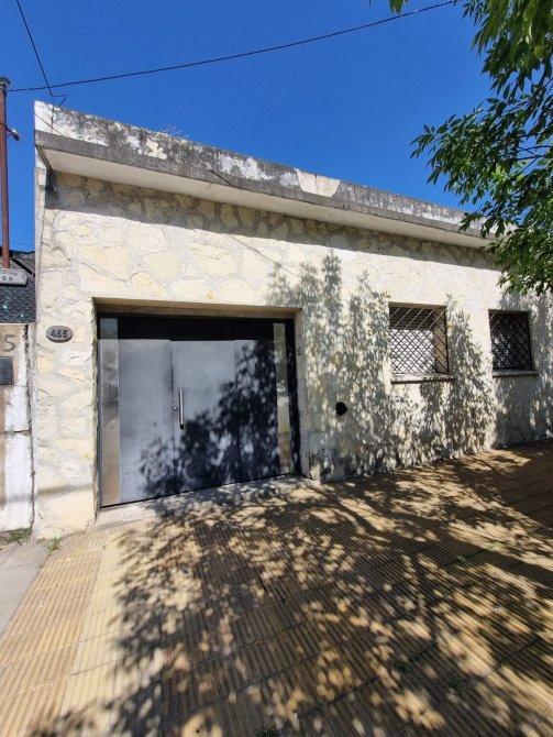 CASA EN VENTA EN MUY BUENA UBICACION!