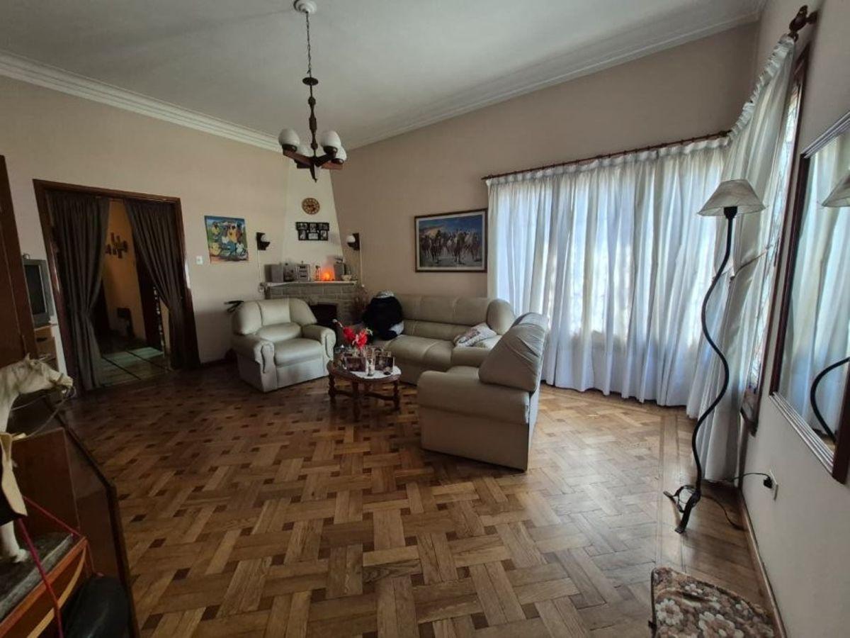 Foto de CASA EN VENTA EN EXCELENTE UBICACION!, imagen 3