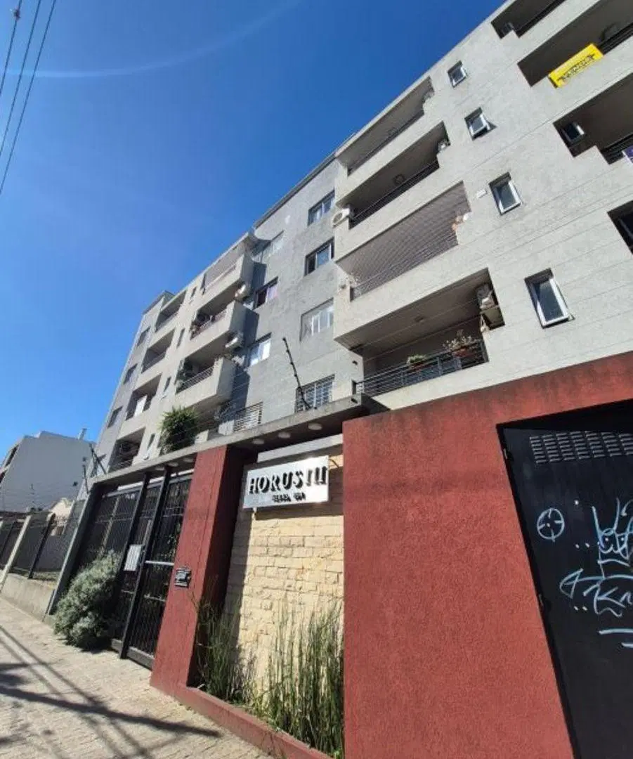 DEPARTAMENTO 2 AMBIENTES EN ALQUILER CON COCHERA! 2