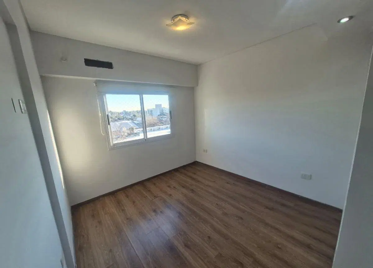 DEPARTAMENTO 2 AMBIENTES EN ALQUILER CON COCHERA! 3