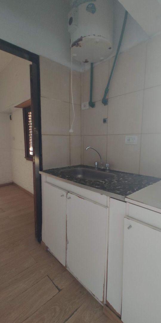 Foto de Alquiler, 2 ambientes, a 30Mts Aprox de Av Senzabello, sobre calle, imagen 5