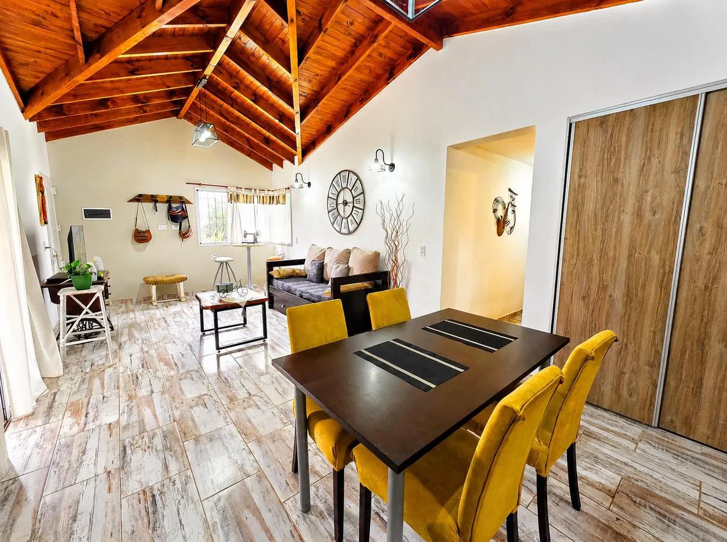 Casa en venta: Dos Dormitorios, dos baños y prácticamente a estrenar 8