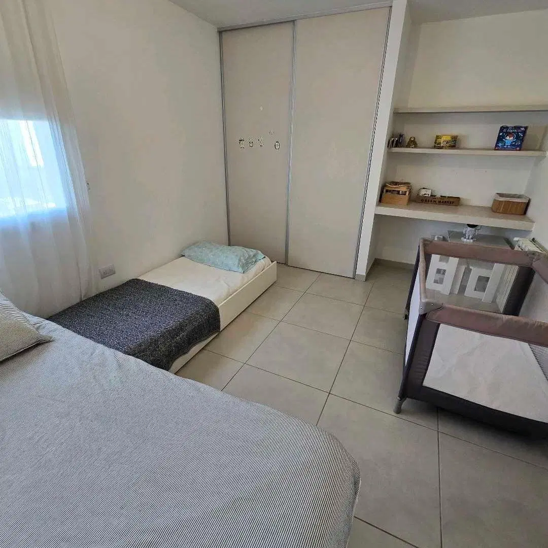 Rossen! Valle Escondido! 3 dorm, cochera doble! 4