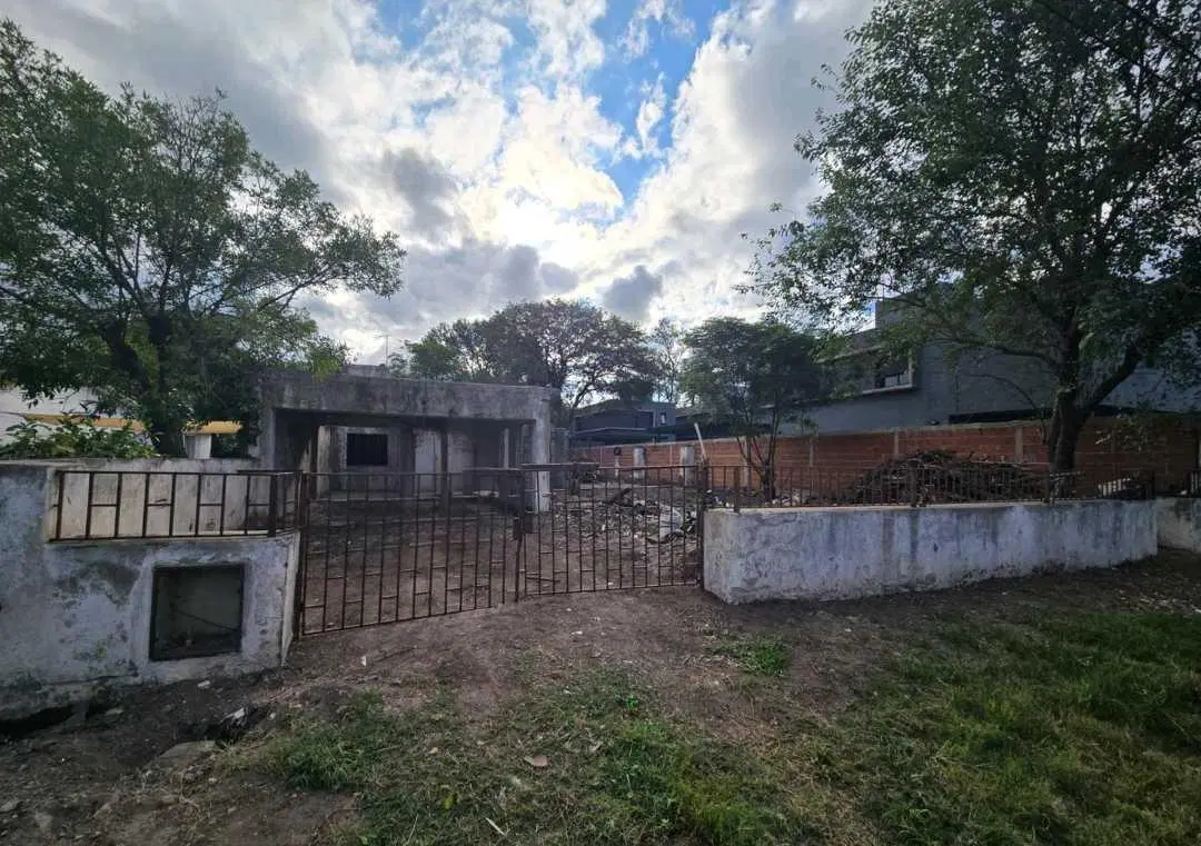 B° LA SALLE! LOTE C/ CONSTRUCCION A REFACCIONAR O DEMOLER! OPORTUNIDAD 2