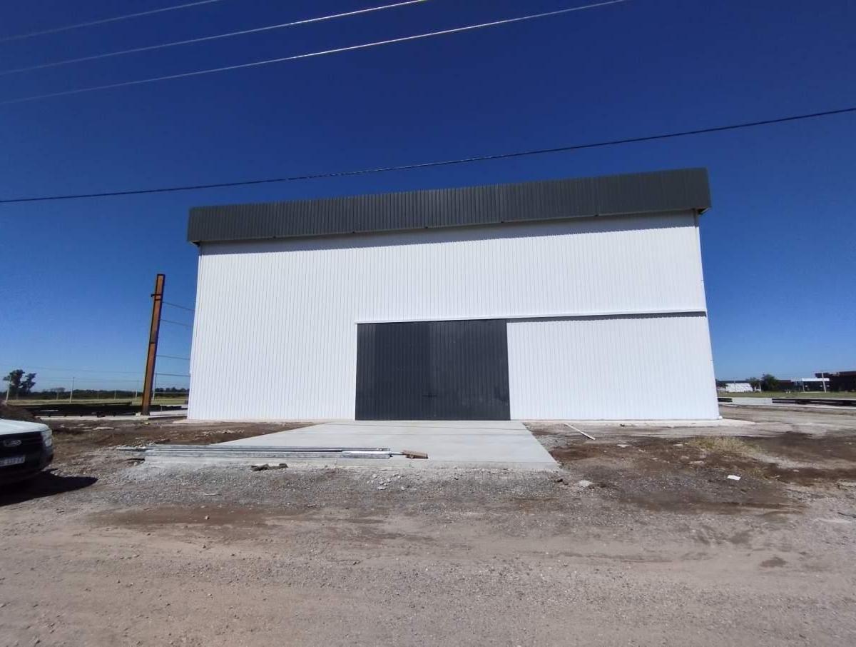 Nave Industrial en Polo 52 - Sup Cub 2540 m² - Valor U$s 3.5 X m² 5