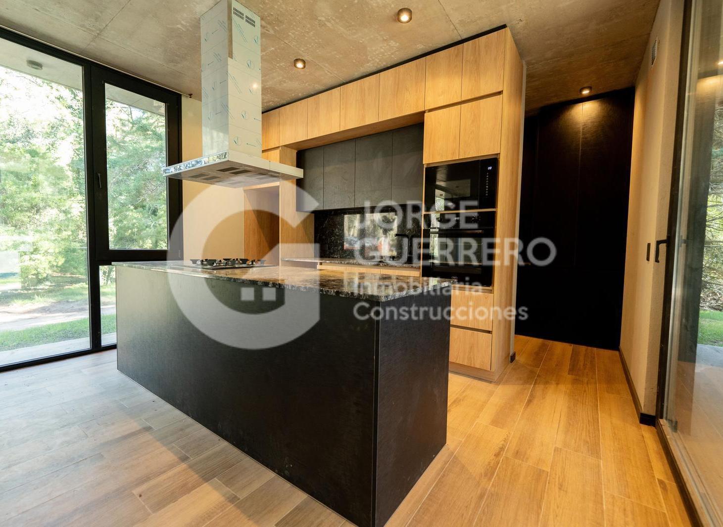 Foto de CODIGO - GUINDO Y REINAMORA, imagen 5