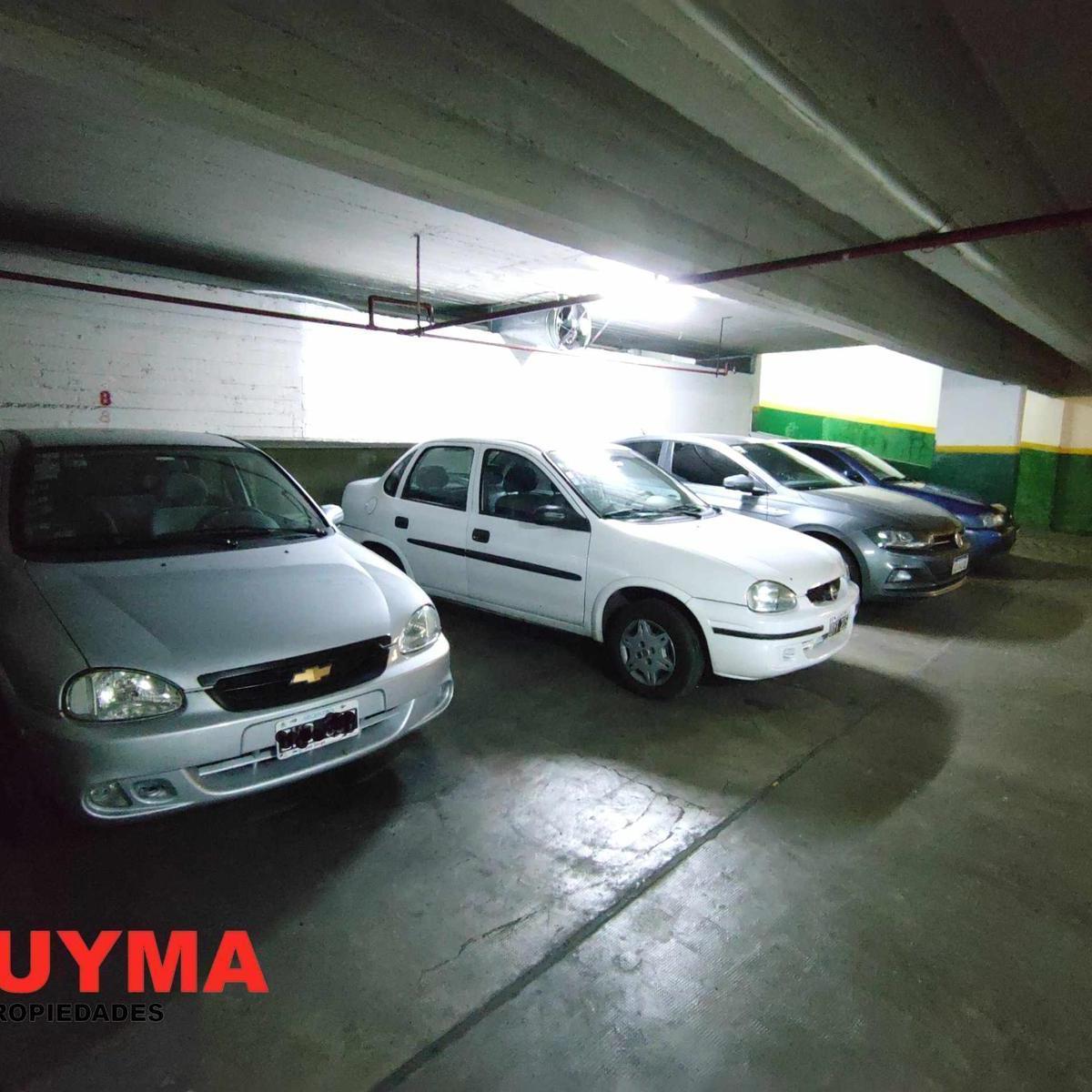 ¡Oportunidad! Cochera en Almagro 5