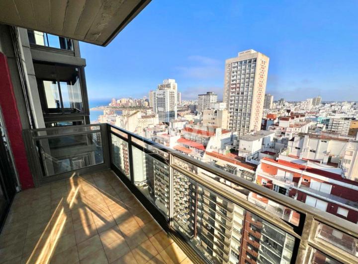 3 ambientes a la calle con vista panorámica y cochera fija en VENTA 4