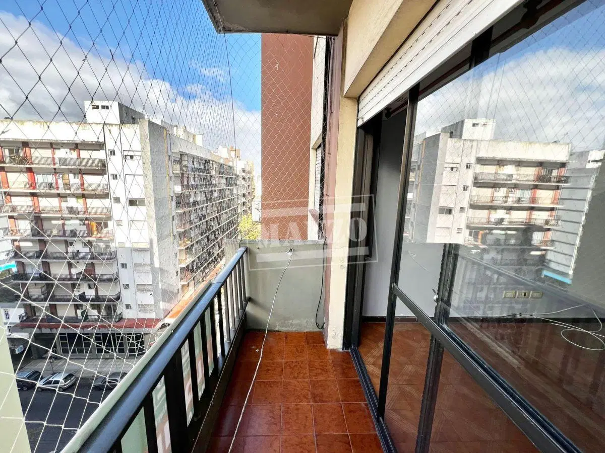 2 ambientes a la calle con balcón en ALQUILER POR 24 MESES 3