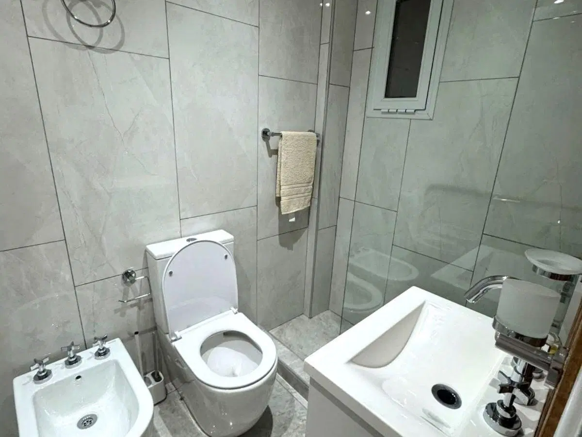 2 ambientes a la calle en VENTA 4