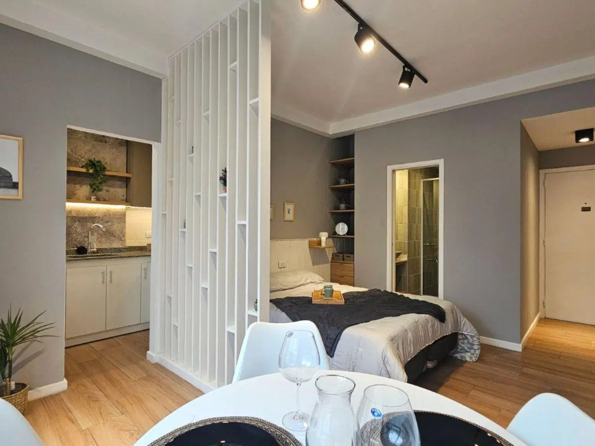 Ambiente a la calle con balcón terraza en VENTA 8