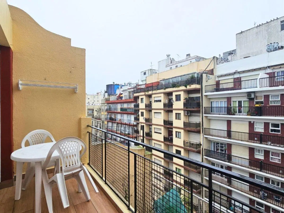 Ambiente a la calle con balcón terraza en VENTA 2