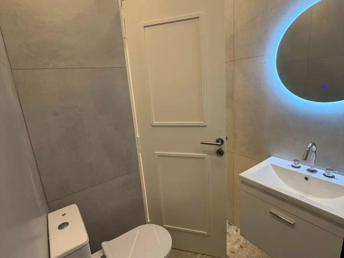 2 ambientes al lateral en VENTA. 4