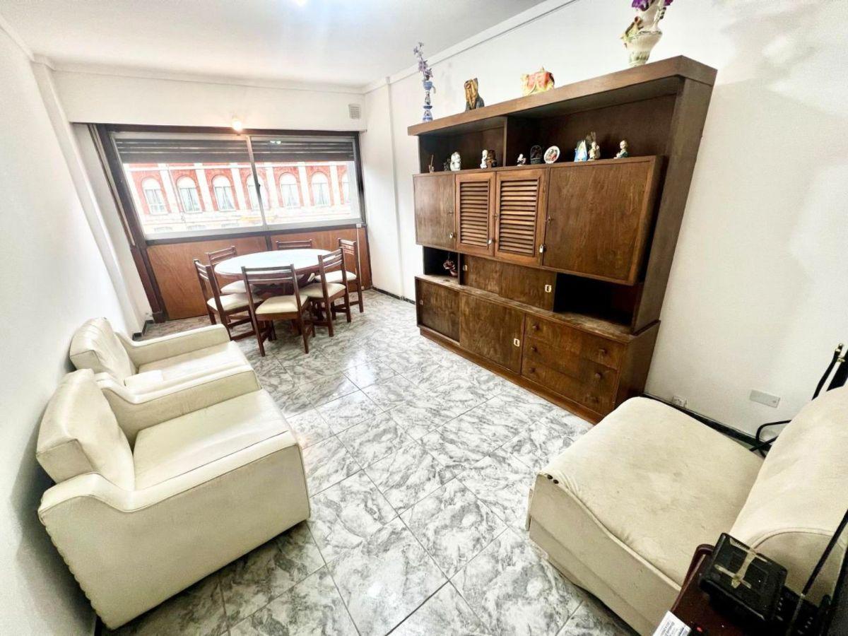 Foto de 2 ambientes al frente con cochera en zona Torreón en VENTA, imagen 1