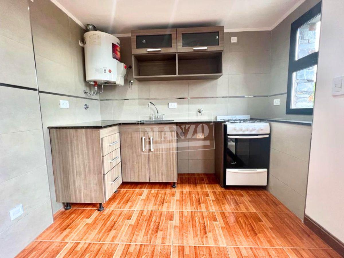 Foto de 2 ambientes a la calle con balcón y espacio de cochera en VENTA, imagen 4