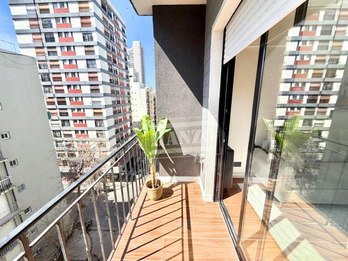 Foto de 2 ambientes al frente con balcón muy soleado en VENTA, imagen 1