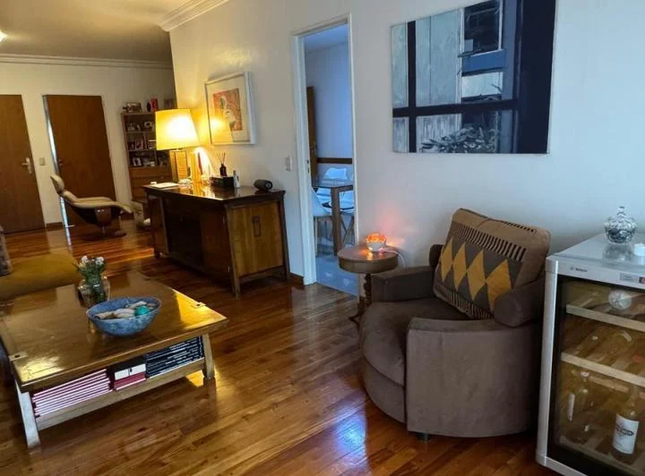 Departamento en Venta de 5 Ambientes con Dependencia y 2 Cocheras en Caballito 3