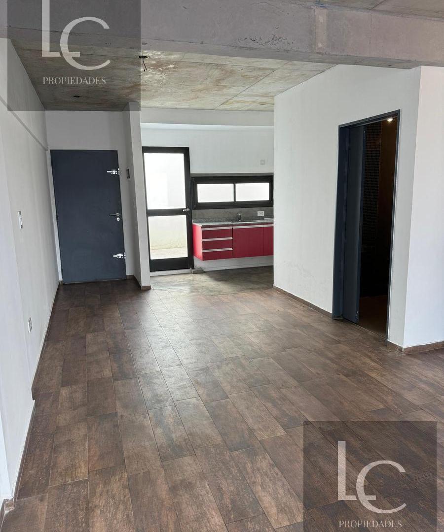 Foto de Alquiler Departamento Monoambiente con Patio en San Cristobal, imagen 3