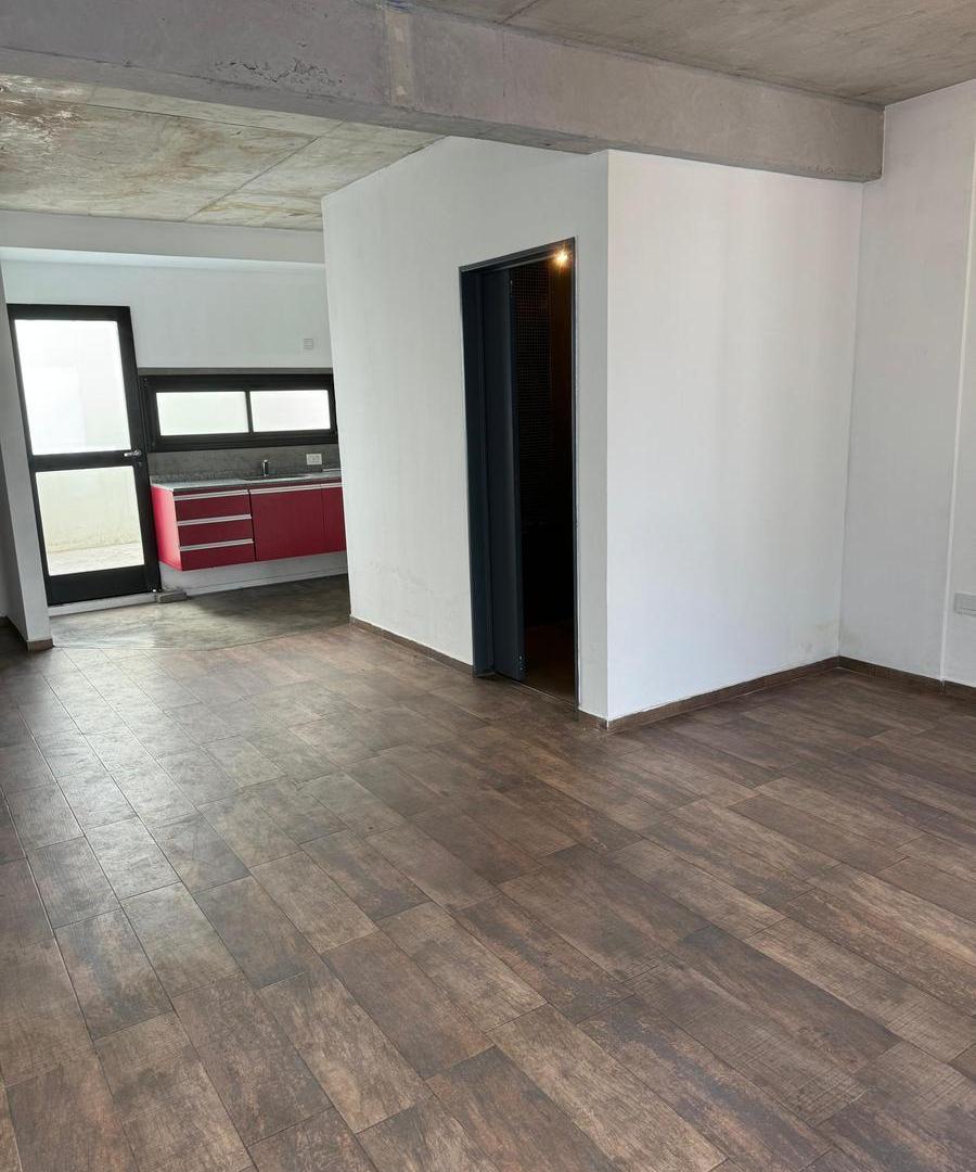 Foto de Alquiler Departamento Monoambiente con Patio en San Cristobal, imagen 4